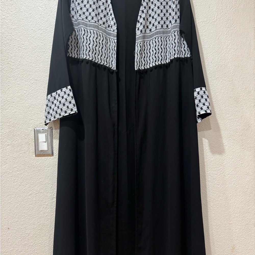 Chic Black and White Long Sleeve Palestinian open abaya